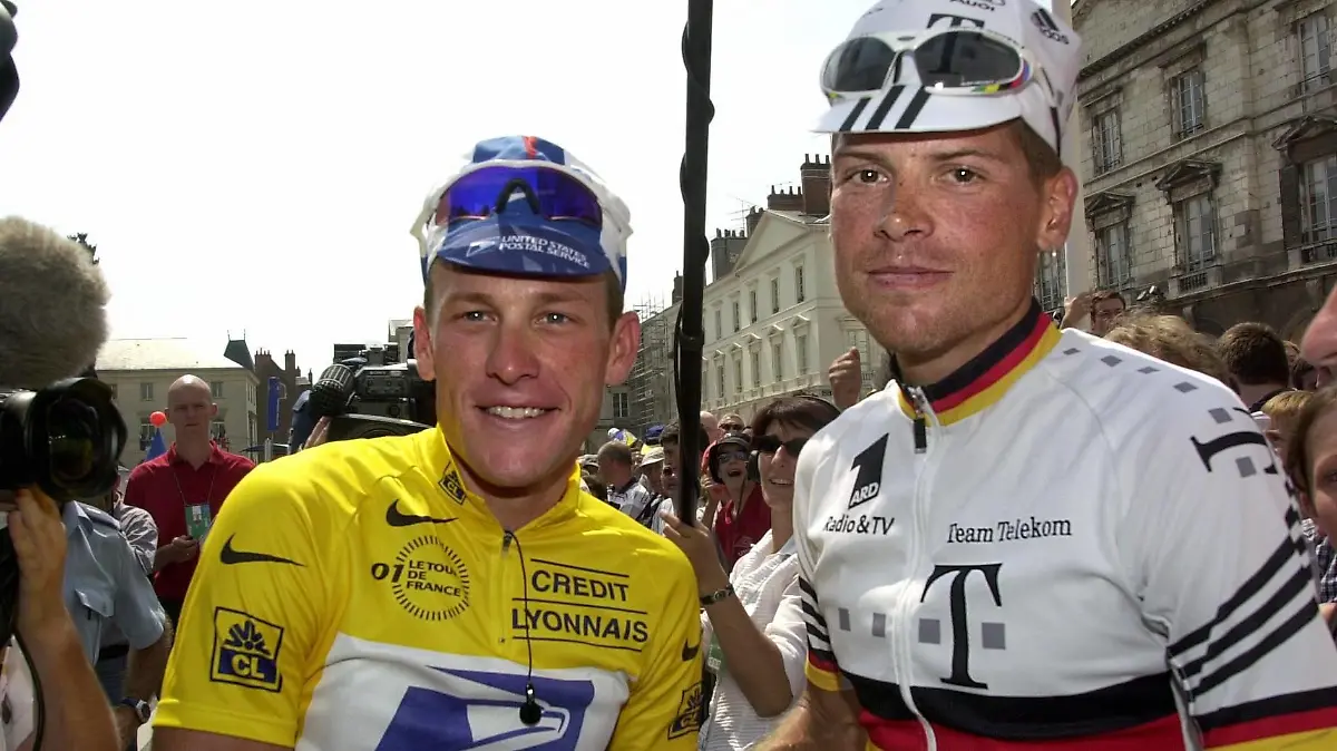 CYCLING : TOUR DE FRANCE 2001 CYCLING TOUR DE FRANCE 2001 STAGE-19 ORLEANS-EVRY ARMSTRONG-LANCE ULLRICH-JAN MONTPELLIER FRANCE / FRANKRIJK PUBLICATIONxNOTxINxBELxUKxUSA Copyright: xISOxSPORTx 45354