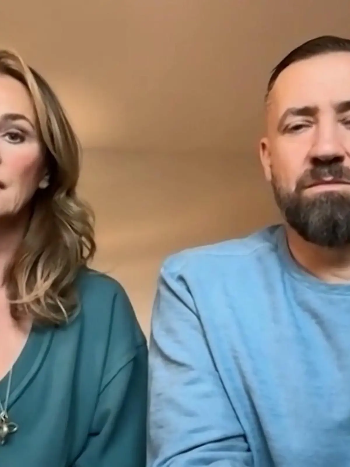 In der Nacht von Dienstag (21. November) auf Mittwoch ist in Worms ein Großbrand ausgebrochen. Ein naheliegendes Hotel muss evakuiert werden – auch die Schauspieler Caroline Beil und Bürger Lars Dietrich kommen mit den Schrecken davon. Im Video-Interview mit RTL blicken die Stars auf das Horror-Erlebnis zurück. 