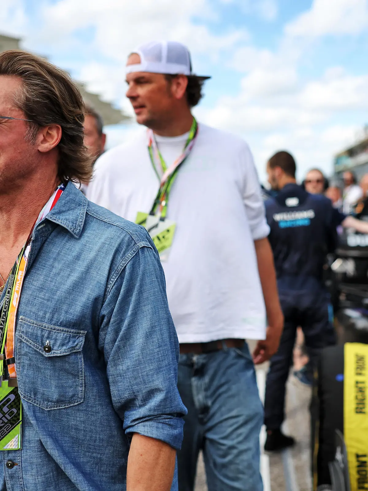 Martin Brundle (GBR) Sky Sports Commentator with Brad Pitt (USA) Actor on the grid.
23.10.2022. Formula 1 World Championship, Rd 19, United States Grand Prix, Austin, Texas, USA, Race Day.
- www.xpbimages.com, EMail: requests@xpbimages.com © Copyright: Bearne / XPB Images / action press