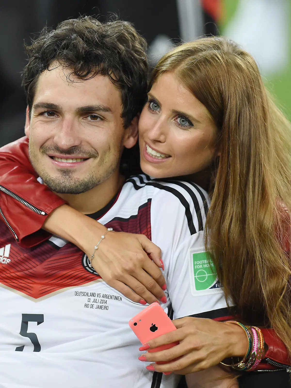 Mats HUMMELS (DFB/Deutschland) und Freundin Cathy Fischer. Weltmeister!Deutschland - Argentinien, Finale, Spiel 64-FIFA - Fussball Weltmeisterschaft 2014 in Brasilien,Rio de Janeiro, 13.07.2014- Germany vs. Argentina-FIFA- Soccer World Cup  2014 in Brazil. Final, Match 64/Rio de Janeiro, Brazil, July 13, 2014 --