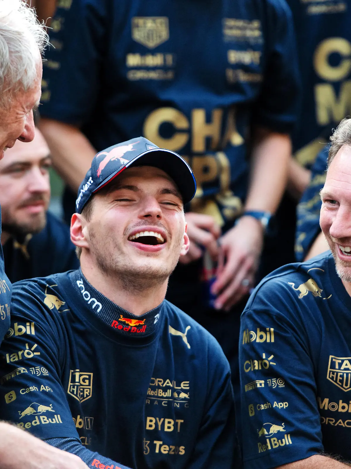 (L to R): Dr Helmut Marko (AUT) Red Bull Motorsport Consultant; Max Verstappen (NLD) Red Bull Racing; and Christian Horner (GBR) Red Bull Racing Team Principal celebrate winning the Constructors' World Championship with the team.
23.10.2022. Formula 1 World Championship, Rd 19, United States Grand Prix, Austin, Texas, USA, Race Day.
- www.xpbimages.com, EMail: requests@xpbimages.com © Copyright: Price / XPB Images / action press