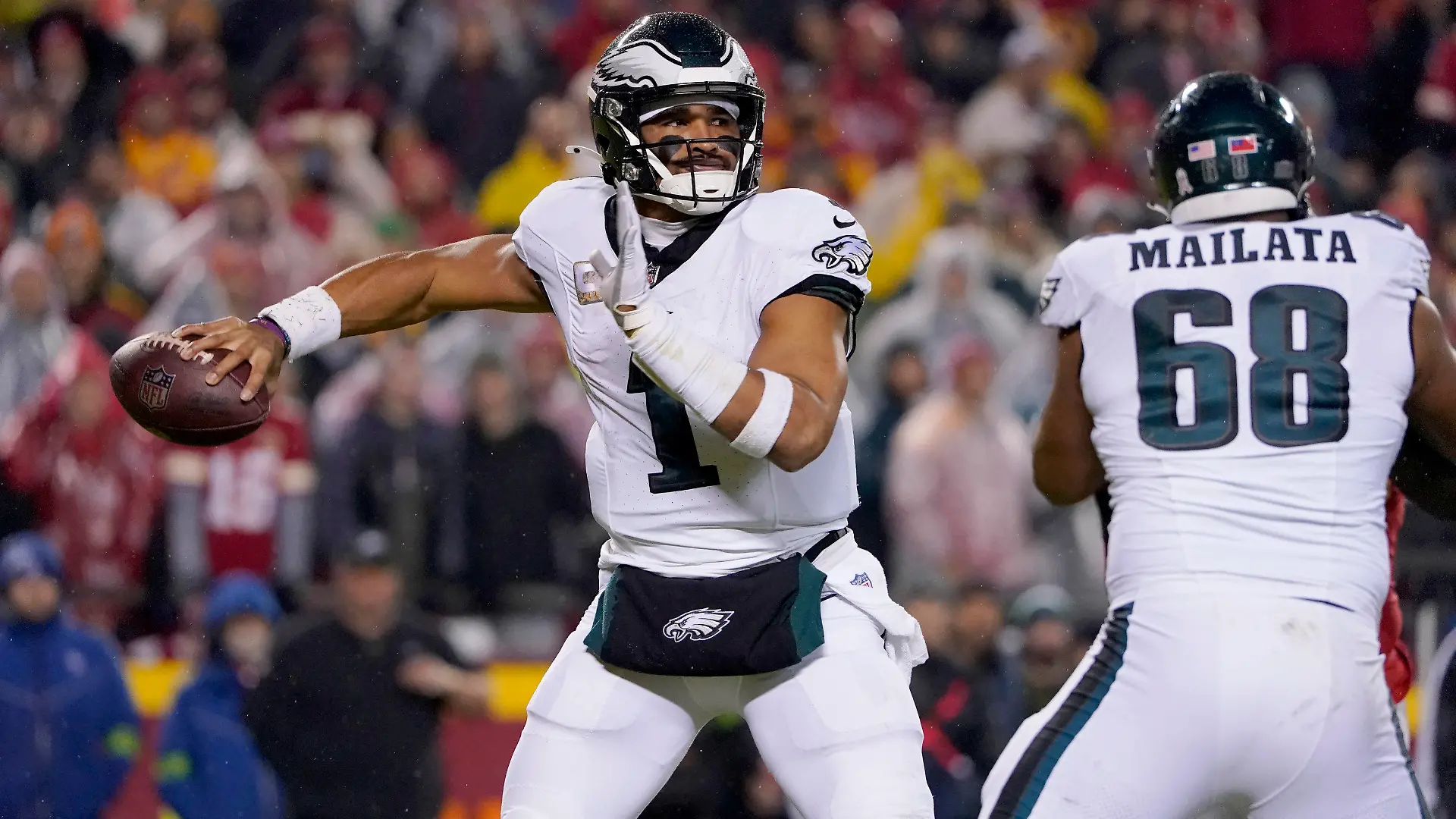 20.11.2023, USA, Kansas City: American Football: Profiliga NFL, Hauptrunde, Kansas City Chiefs - Philadelphia Eagles. Philadelphia Eagles-Quarterback Jalen Hurts in Aktion. Foto: Ed Zurga/AP/dpa +++ dpa-Bildfunk +++