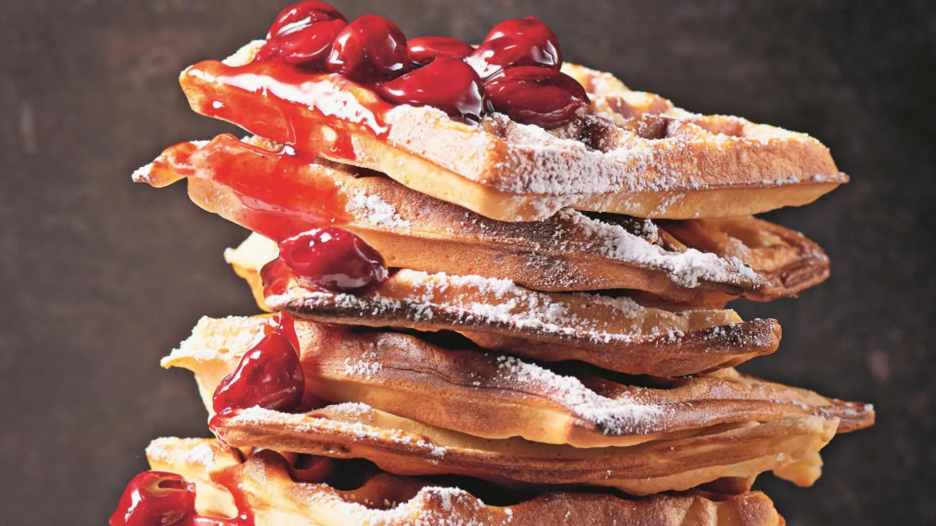 Belgische Waffeln mit Kirschen: Das Rezept von Steffen Henssler