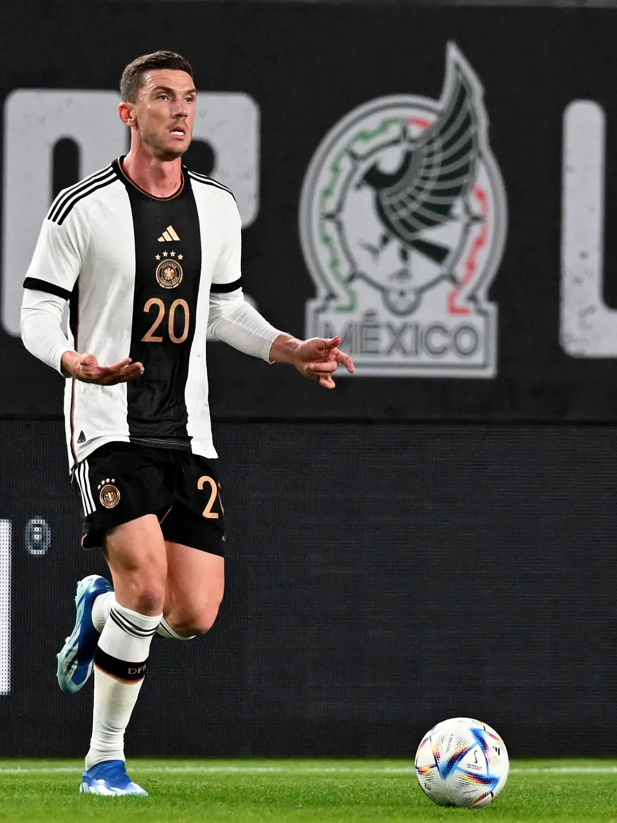 18.10.2023, Fussball Nationalteams Freundschaftsspiele 2023, Länderspiel, Mexico - Deutschland, im Lincoln Financial Field Philadelphia, PA, Robin Gosens Deutschland am Ball *** 18 10 2023, Football National Teams Friendlies 2023, International Match, Mexico Germany, at Lincoln Financial Field Philadelphia, PA , Robin Gosens Germany on the ball.