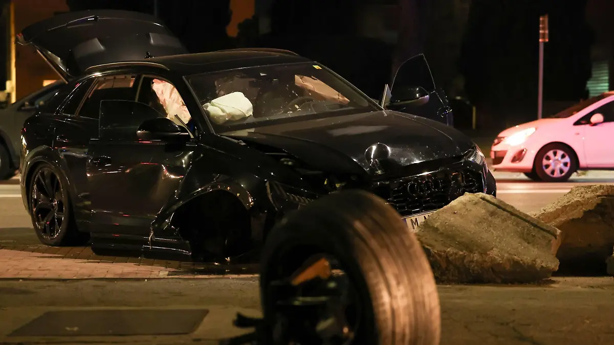 Brescia - Mario Balotelli accident in via Orzinuovi in Brescia, unharmed and refuses to take an alcohol test 23 November 2023. Ph Only Crew Simone Venezia Fotolive Editorial Usage Only