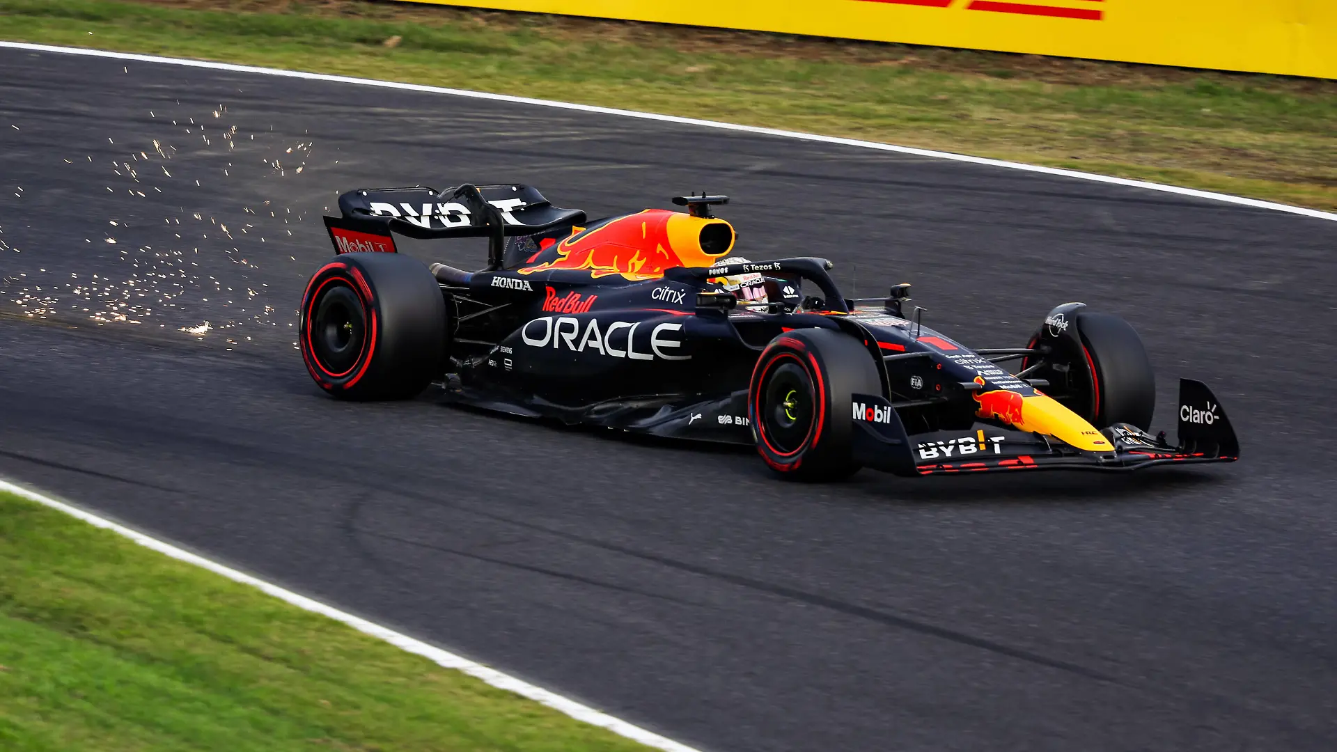 01 VERSTAPPEN Max nld, Red Bull Racing RB18, action during the Formula 1 Honda Japanese Grand Prix 2022, 18th round of the 2022 FIA Formula One World Championship, WM, Weltmeisterschaft from Octobre 7 to 9, 2022 on the Suzuka International Racing Course, in Suzuka, Mie Prefecture, Japan - F1 - JAPANESE GRAND PRIX 2022 DPPI/Panoramic PUBLICATIONxNOTxINxFRAxITAxBEL 20221008_GOOD2600