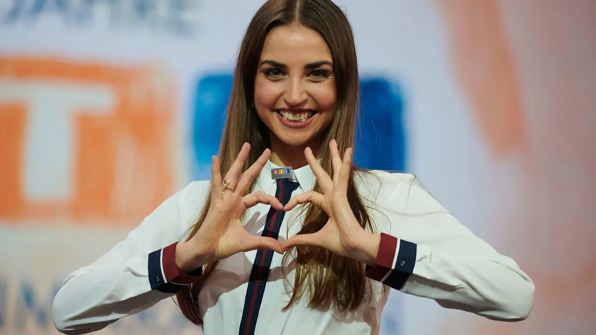 Die Tänzerin Ekaterina Leonova steht beim 25. RTL Spendenmarathon im Studio.