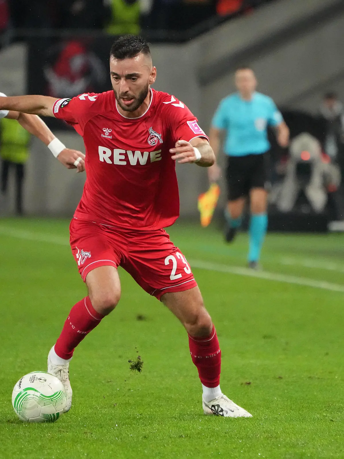 GER, Europa Conference League, Gruppenphase, 6 Spieltag, 1. FC Koeln GER vs. OGC Nizza FRA / 03.11.2022, Rheinenergie Stadion, Koeln, GER, Europa Conference League, Gruppenphase, 6 Spieltag, 1. FC Koeln GER vs. OGC Nizza FRA, im Bild: Sargis Adamyan FC Koeln 23, im Zweikampf gegen Jean-Clair Todibo Nizza 25, *** GER, Europa Conference League, group stage, matchday 6, 1 FC Koeln GER vs OGC Nice FRA 03 11 2022, Rheinenergie Stadion, Koeln, GER, Europa Conference League, group stage, matchday 6, 1 FC Koeln GER vs OGC Nice FRA , pictured Sargis Adamyan FC Koeln 23 , one-on-one against Jean Clair Todibo Nice 25 , nordphotoxGmBHx/xMeuter nph00351 