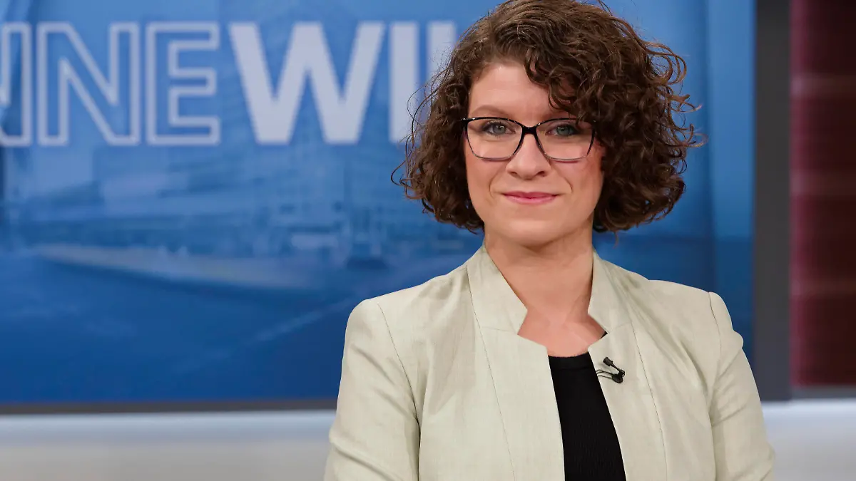 Ann-Kathrin Büüsker 2023-11-26 - Deutschland, Berlin - Ann-Kathrin Büüsker, Hauptstadtkorrespondentin u.a. für Klima- und Energiepolitik Deutschlandfunk, zu Gast bei Anne Will im Ersten. Thema des ARD-Politiktalks: Regierung in Geldnot Wie hart trifft es Deutschland *** Ann Kathrin Büüsker 2023 11 26 Germany, Berlin Ann Kathrin Büüsker, capital city correspondent for climate and energy policy, among other things, Deutschlandfunk, as a guest on Anne Will on ARD Politktalks Government in financial difficulties How hard is Germany being hit