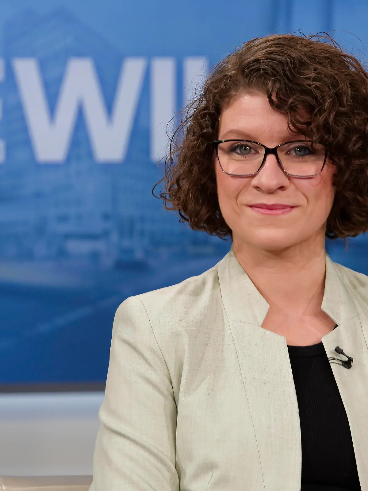 Ann-Kathrin Büüsker 2023-11-26 - Deutschland, Berlin - Ann-Kathrin Büüsker, Hauptstadtkorrespondentin u.a. für Klima- und Energiepolitik Deutschlandfunk, zu Gast bei Anne Will im Ersten. Thema des ARD-Politiktalks: Regierung in Geldnot Wie hart trifft es Deutschland *** Ann Kathrin Büüsker 2023 11 26 Germany, Berlin Ann Kathrin Büüsker, capital city correspondent for climate and energy policy, among other things, Deutschlandfunk, as a guest on Anne Will on ARD Politktalks Government in financial difficulties How hard is Germany being hit