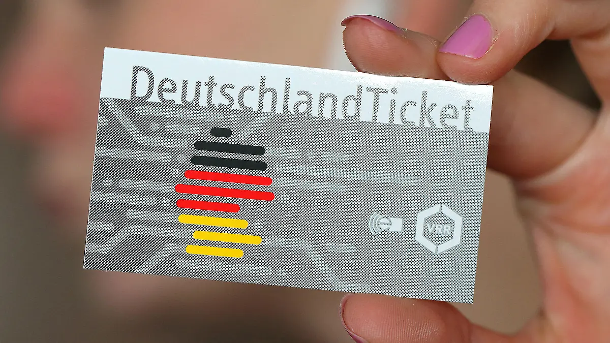 Das Deutschlandticket ist ab sofort verfügbar.