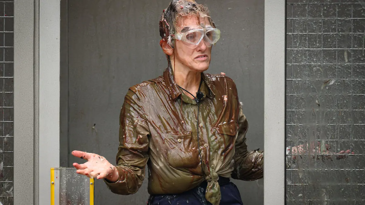Bushtucker Trial, Locker Shocker - Grace Dent