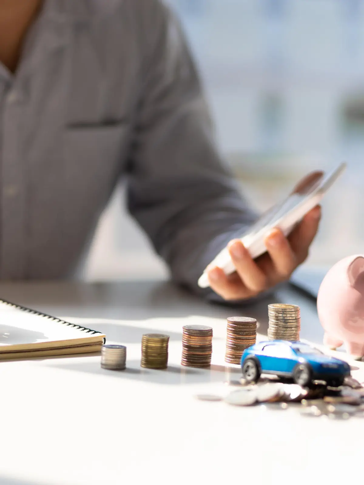 Concept of financial planning responsibility expenses and income.