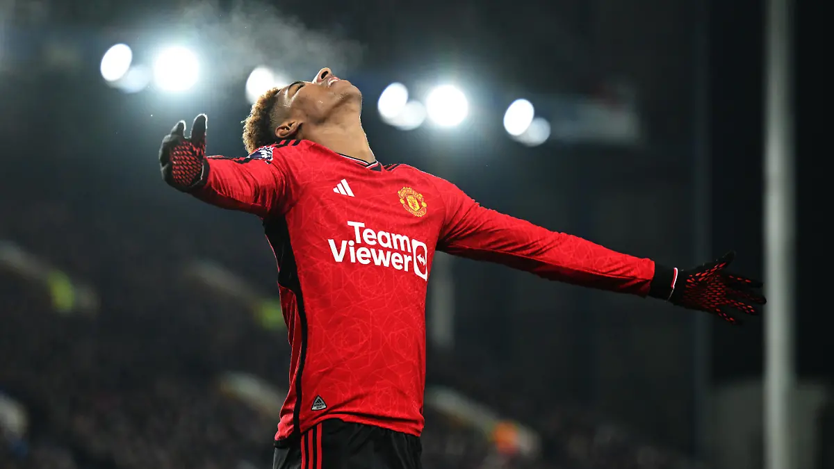 LIVERPOOL, ENGLAND - NOVEMBER 26: Marcus Rashford of Manchester United reacts after a missed chance during the Premier League match between Everton FC and Manchester United at Goodison Park on November 26, 2023 in Liverpool, England. (Photo by Michael Regan/Getty Images)