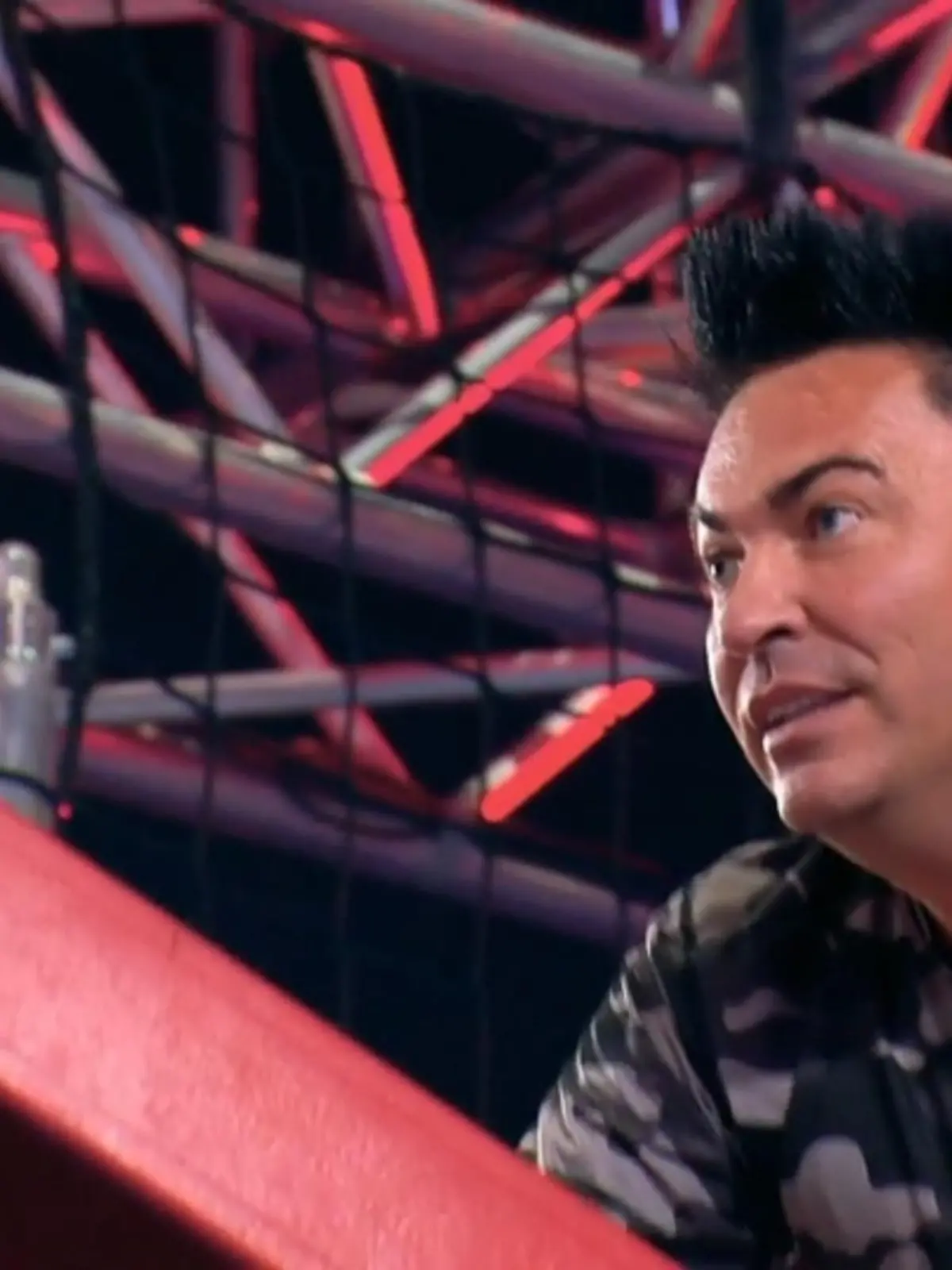 Der RTL-Spendenmarathon steht in den Startlöchern und beim „Ninja Warrior Germany – Promi-Special“ wird von 20 prominenten Teilnehmern schon fleißig gesammelt. Jedes Hindernis, das überwunden wird, bringt einen Geldbetrag für den guten Zweck ein. Unter anderem sind der amtierende Dschungel-König Filip Pavlovic, Ex-Sommerhaus-Teilnehmer Thorsten Legat und „Kampf der Realitystars“-Gewinnerin Elena Miras mit dabei. Auch Kult-Dschungel-Teilnehmer Matthias Mangiapane ist mit von der Partie. Sein Auftritt – sehenswert!