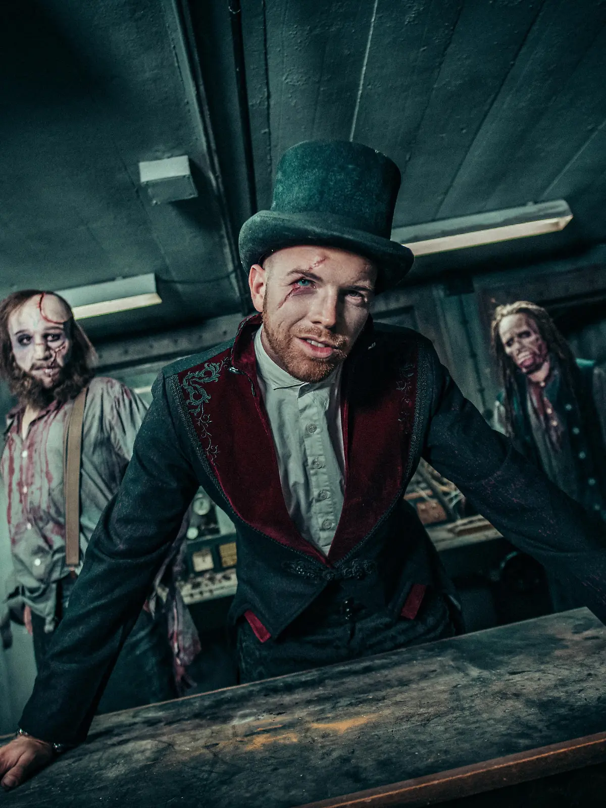 Die Band "Dominum" rund um Frontmann Dr. Dead tritt im Zombie-Look auf.