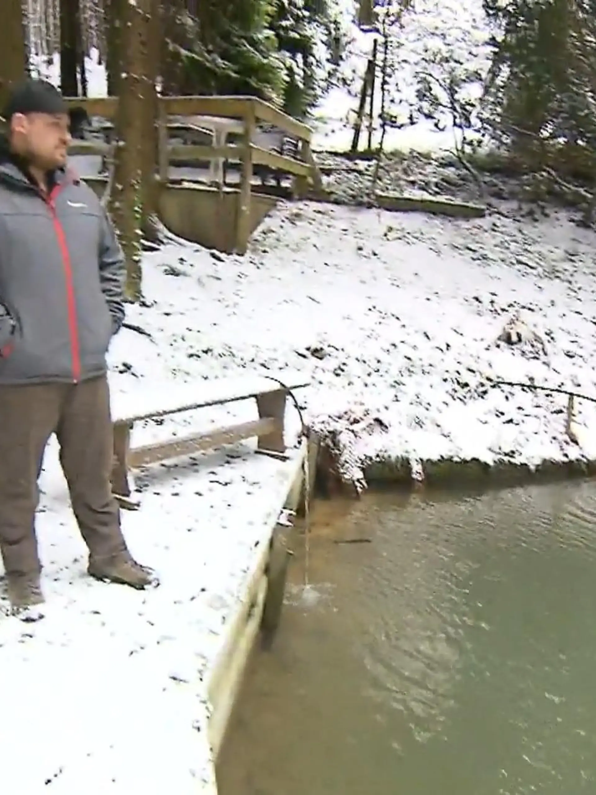 Bild zu: "Polizei fischt im Trüben"