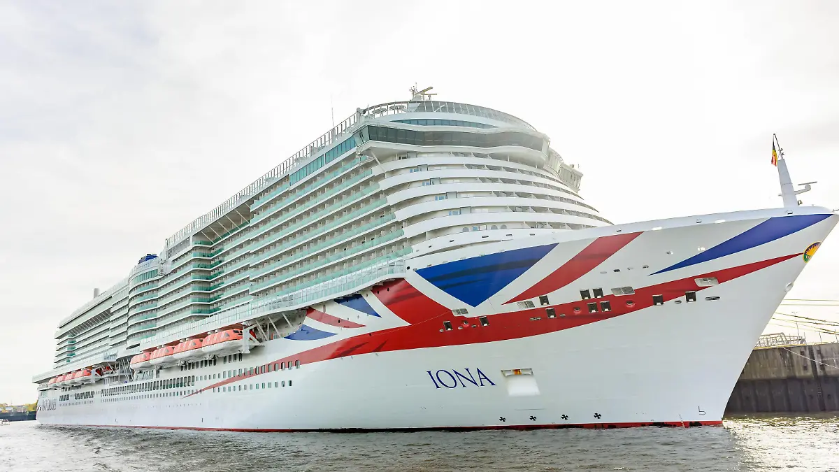  hamburg, germany, 27 oct 2022, cruise ship iona, operated by p&o cruises in the harbour *** hamburg, deutschland, 27. oktober 2022, kreuzfahrtschiff iona, betrieben von p o cruises im hafen Copyright: xWolfgangxSimlingerx 