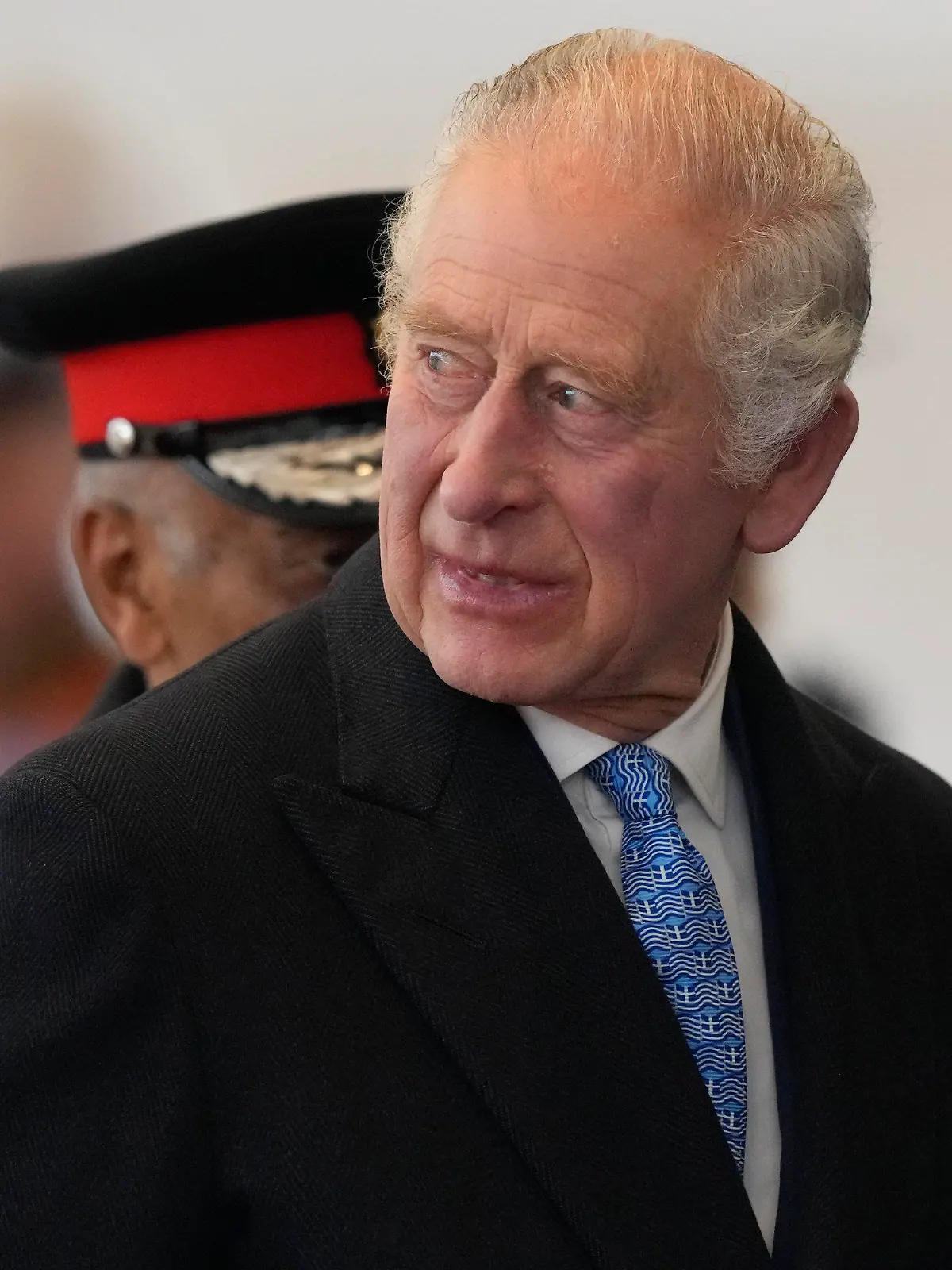 21.11.2023, Großbritannien, London: König Charles III. bei seiner Ankunft zur feierlichen Begrüßung des südkoreanischen Präsidenten Yoon Suk Yeol und seiner Frau Kim Keon Hee am ersten Tag des Staatsbesuchs des Paares. König Charles III. und Königin Camilla werden das Paar im Buckingham-Palast bewirten. Foto: Frank Augstein/AP Pool/AP/dpa +++ dpa-Bildfunk +++