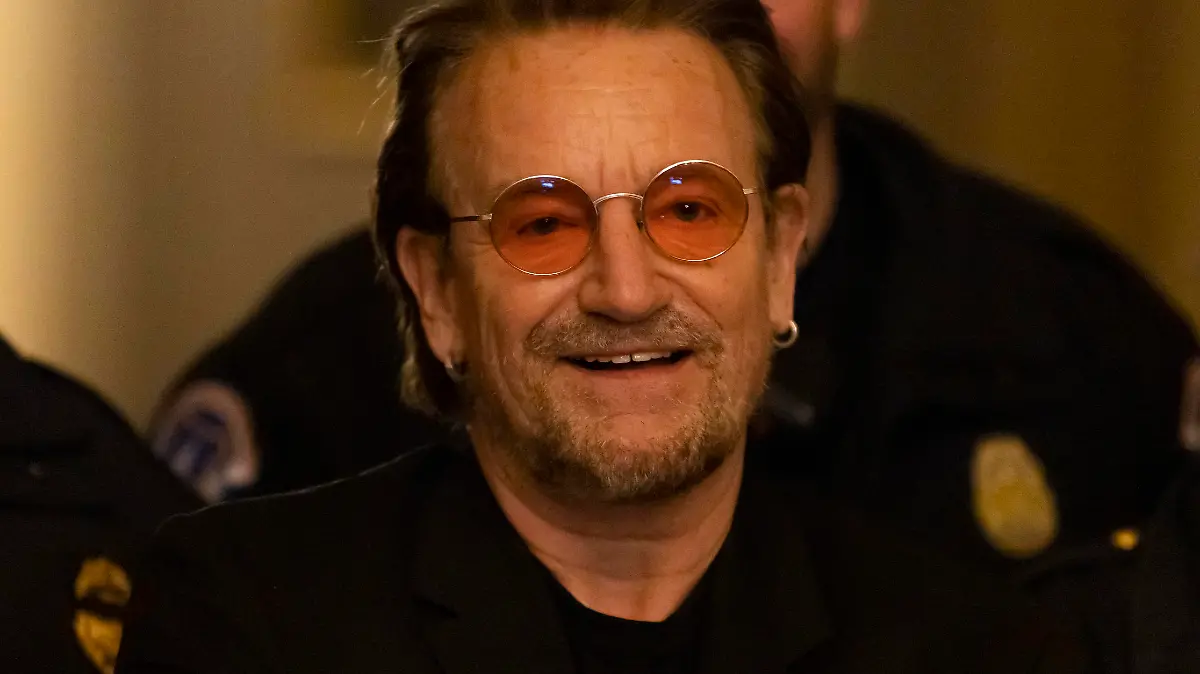 Bono, an Irish singer-songwriter, meets with members of the Capitol Police during his visit to Capitol Hill on March 30, 2022 in Washington D.C, U.S Credit: Aaron Schwartz / CNP