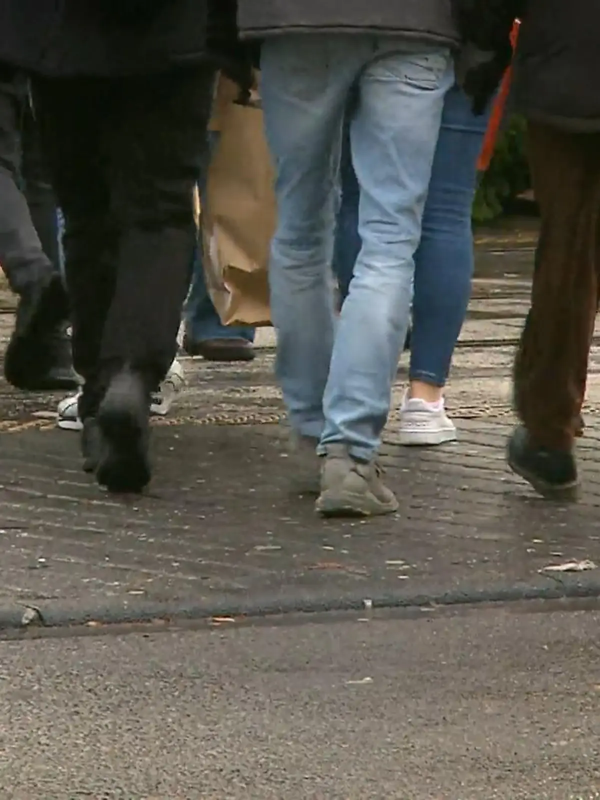 Bild zu: "Polizei nimmt Teenager fest"