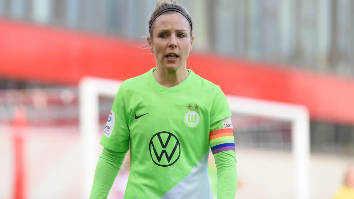 November 5, 2023, Munich, Bavaria, Germany: Munich, Germany, November 5th 2023: Svenja Huth (10 VfL Wolfsburg) during the Google Pixel Frauen Bundesliga match between FC Bayern Munich and VfL Wolfsburg at FC Bayern Campus, Germany. (Credit Image: © Sven Beyrich/Sport Press Photo via ZUMA Press) / action press