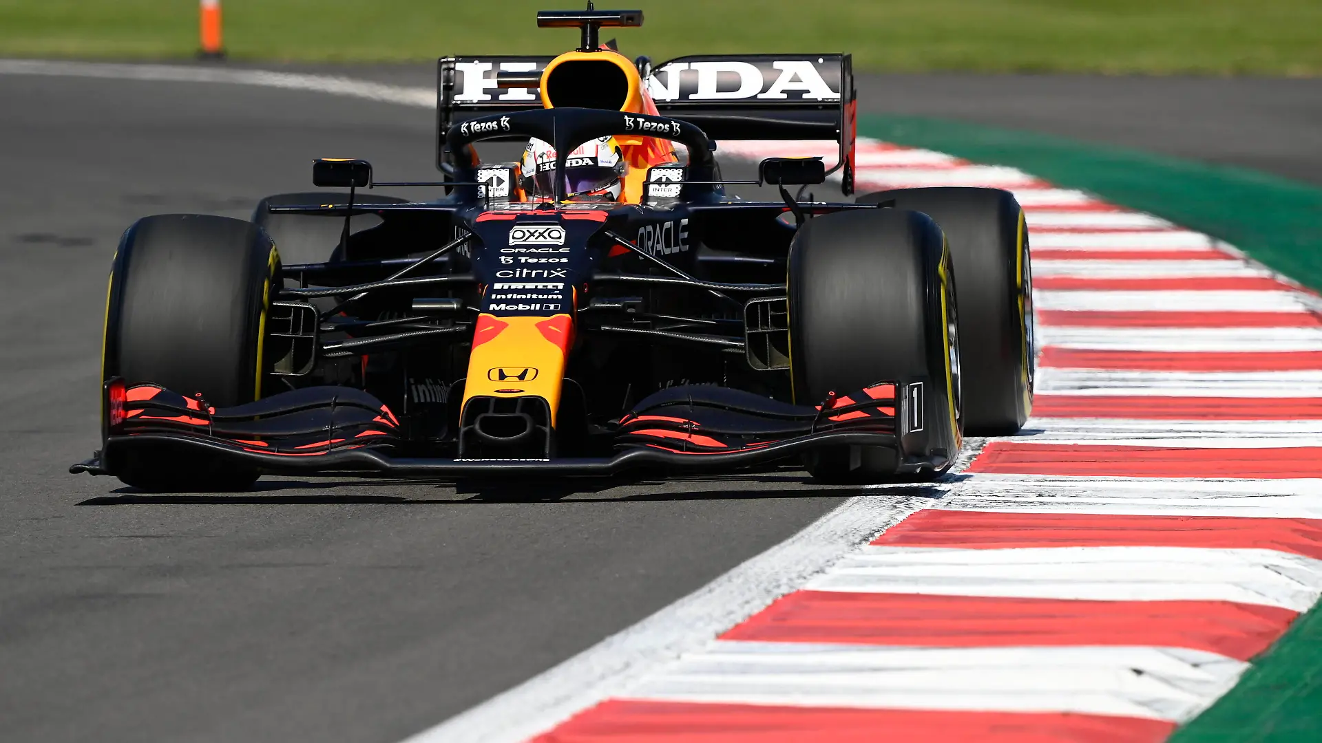 Formula 1 2021: Mexican GP AUTODROMO HERMANOS RODRIGUEZ, MEXICO - NOVEMBER 07: Max Verstappen, Red Bull Racing RB16B during the Mexican GP at Autodromo Hermanos Rodriguez on Sunday November 07, 2021 in Mexico City, Mexico. Photo by Mark Sutton / Sutton Images Images PUBLICATIONxINxGERxSUIxAUTxHUNxONLY GP2118_201340_MS22124
