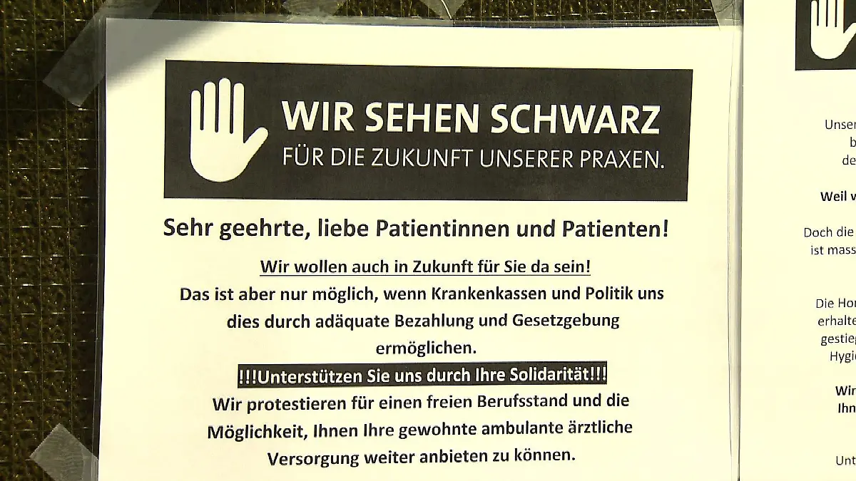 "Wir sehen schwarz" - auch Petra Hummels Praxis in Bad Homburg blieb am 26. Oktober aus Protest geschlossen.