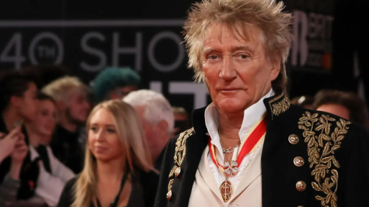 Rod Stewart beschimpft Putin und widmet Ukraine “Antikriegssong”