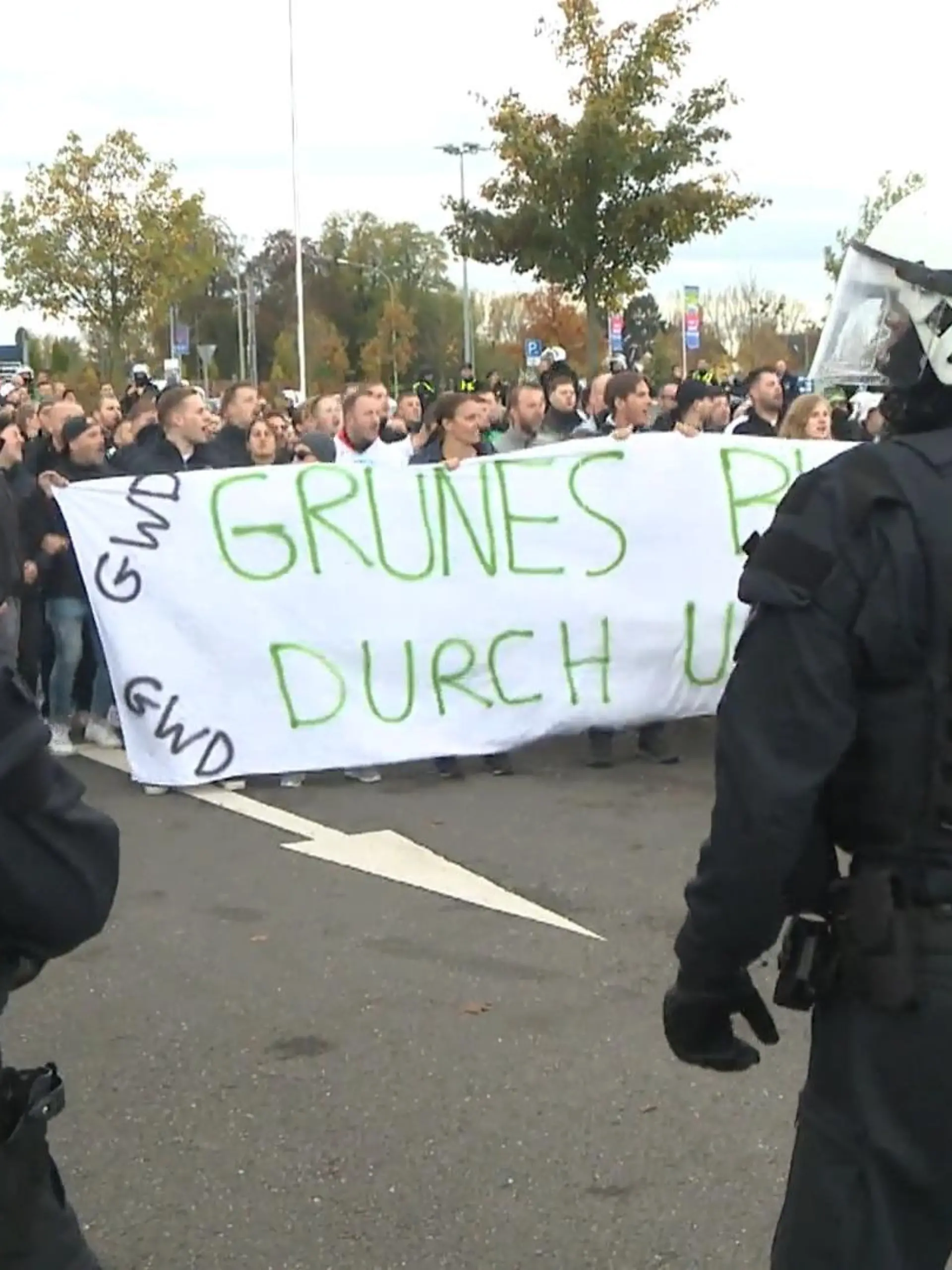 Bild zu: "800 Beamte üben den Ernstfall"