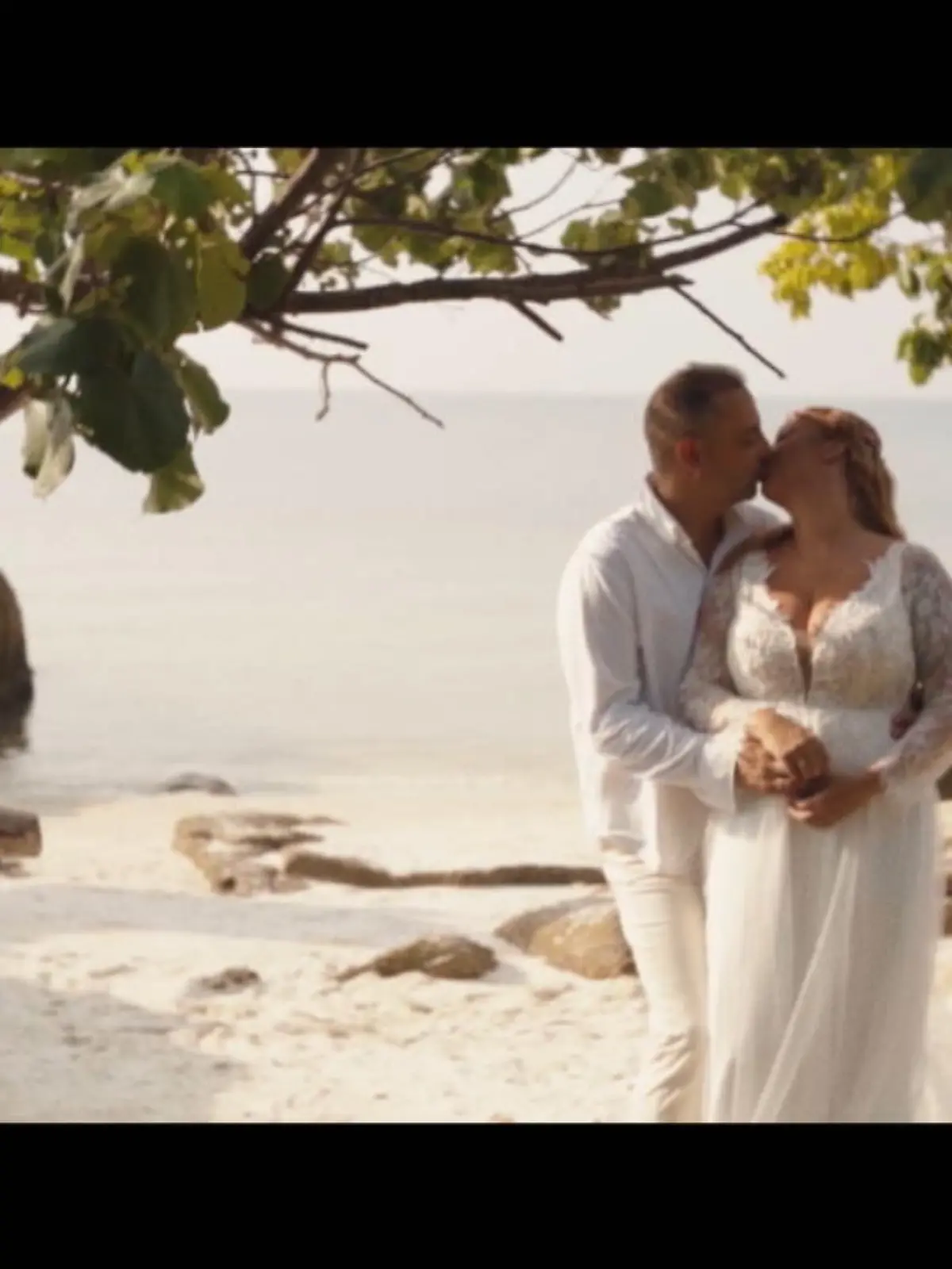 Bild zu: "Julia Holz hat endlich geheiratet"