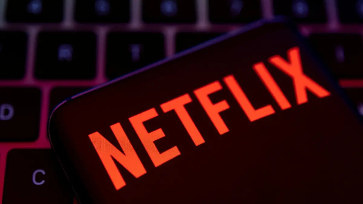 FILE PHOTO: Smartphone with Netflix logo is placed on a keyboard in this illustration taken April 19, 2022. REUTERS/Dado Ruvic/File Photo