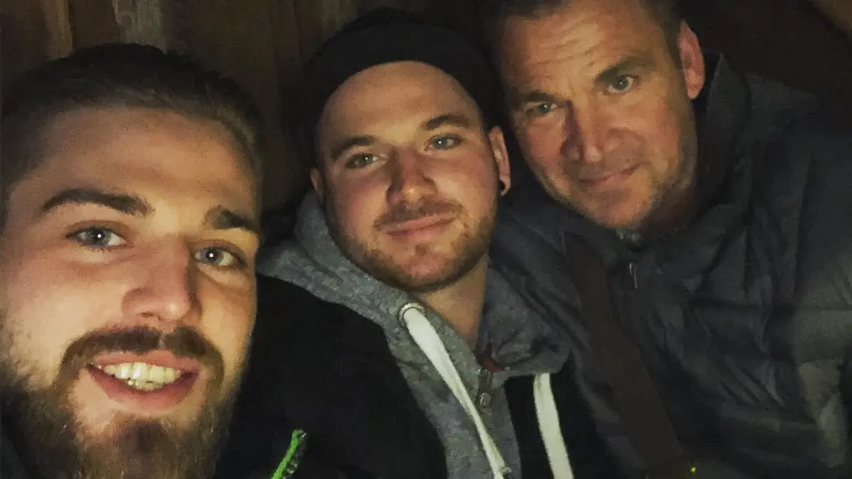 Peter Klein mit seinen Söhnen Christopher (Mitte) und Marcel (links)