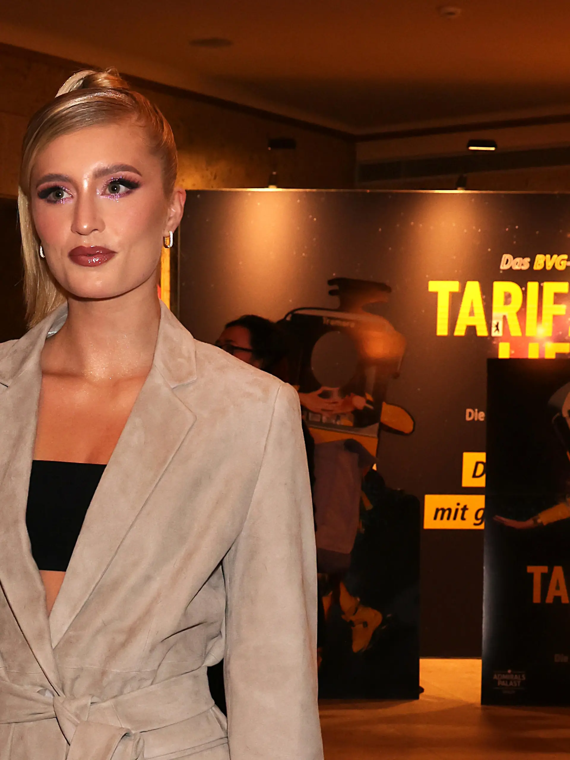 Luna Schweiger bei der BVG Musical Premiere Tarifzone LIebe im Admiralspalast in Berlin
