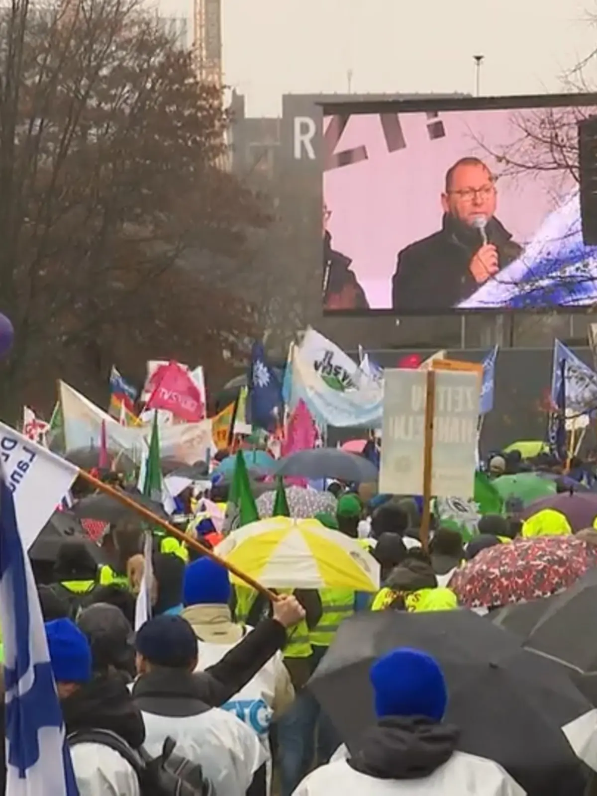 Bild zu: "Protest von Landesbeschäftigen "