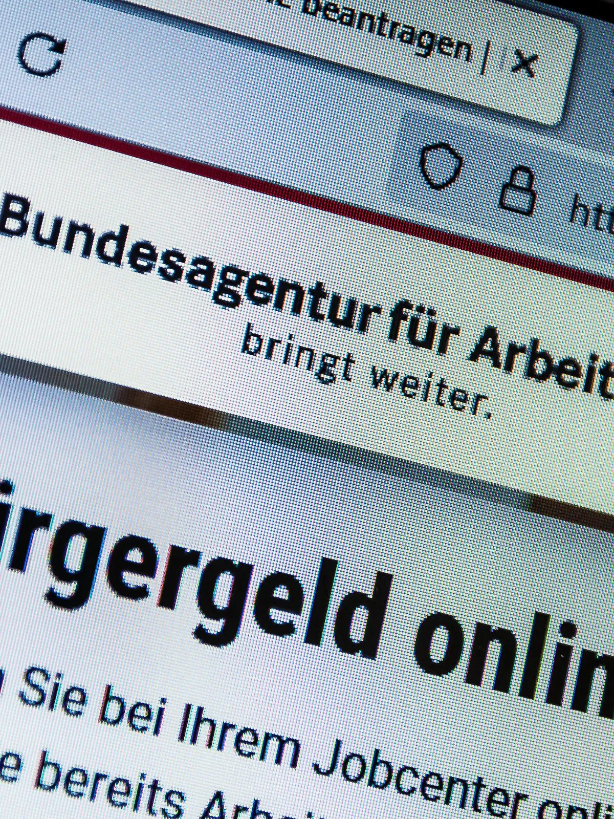 Antrag auf Bürgergeld stelllen Antrag auf Bürgergeld stelllen Copyright: xZoonar.com/stockfotos-mgx 20480605