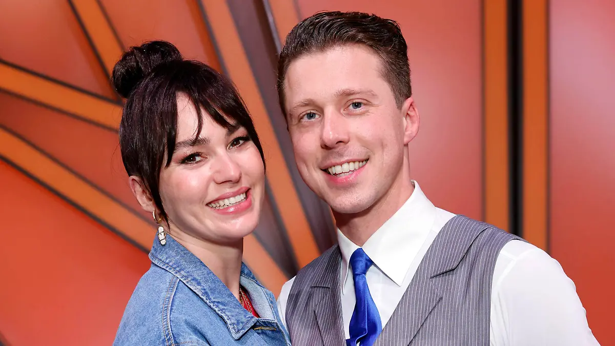 Profitänzerin Renata Lusin mit ihrem Ehemann und Profitänzer Valentin Lusin bei der 16. Staffel der RTL-Tanzshow 'Let's Dance' im MMC Coloneum. Köln, 24.03.2023