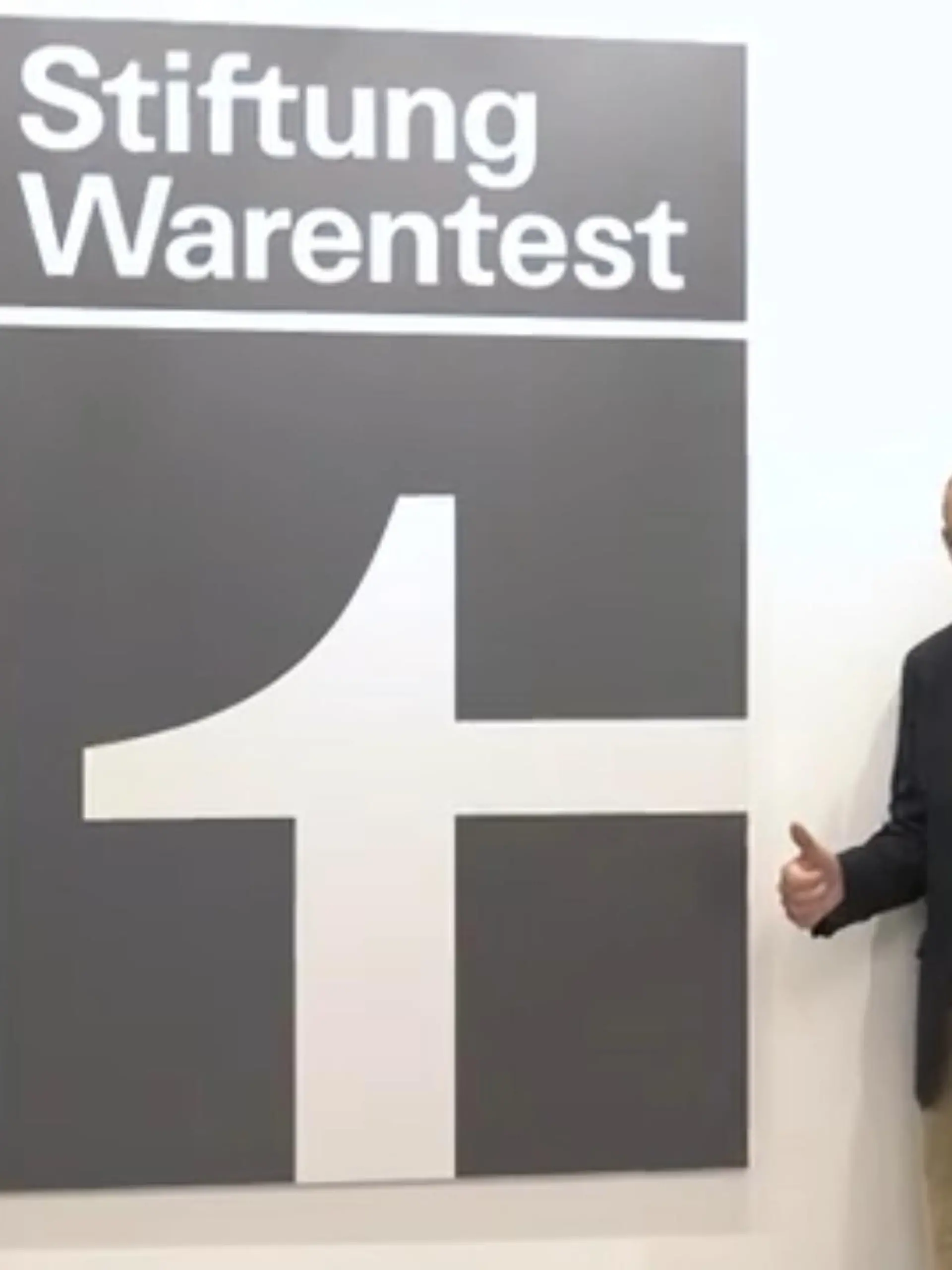 Hubertus Primus ist ehemaliger Cheftester bei Stiftung Warentest und verrät seine Testgeheimnisse. Wo sollte man nicht auf den Preis schauen, wo kann man sparen? Auch unsere Reporter nehmen die Produkte im Härtetest unter die Lupe.