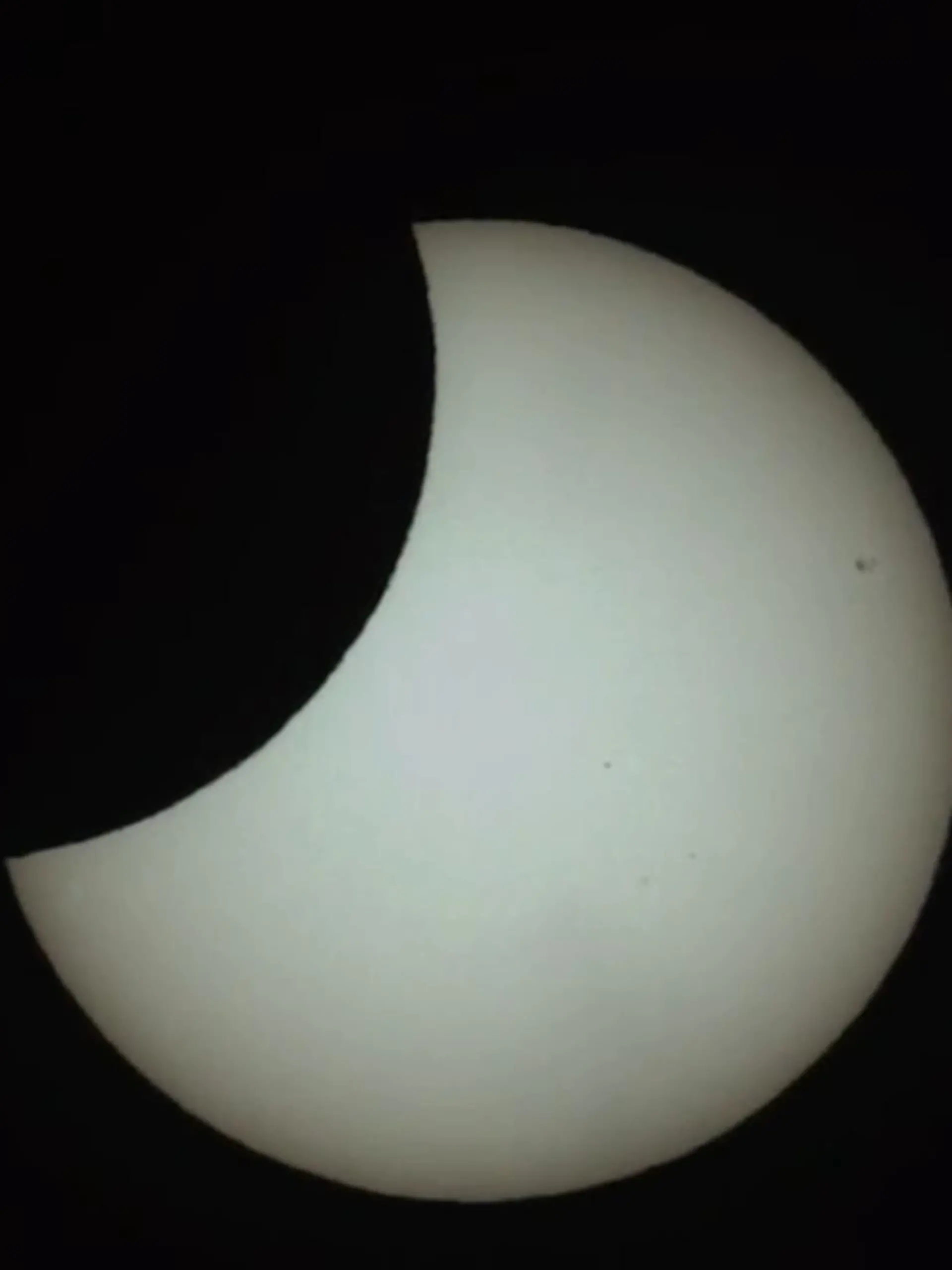 Bild zu: "Partielle Sonnenfinsternis über NRW"
