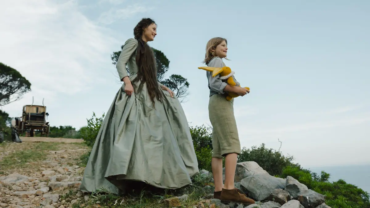 Sisi (Dominique Devenport, l.) befreit ihren Sohn Rudolf (Arian Wegener, r.) aus der Militärkaserne und flüchtet mit ihm von Wien nach Südfrankreich.



+++ Die Verwendung des sendungsbezogenen Materials ist nur mit dem Hinweis und Verlinkung auf RTL+ gestattet. +++