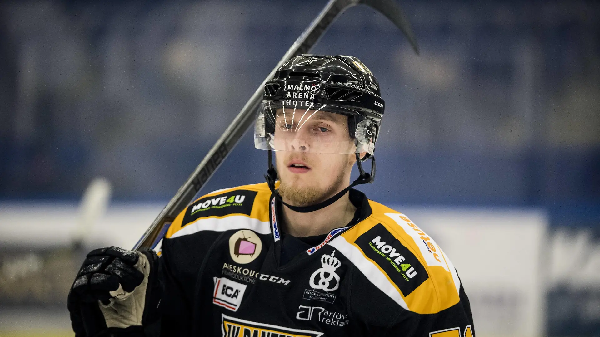 170310 Panterns Victor Björkung under ishockeymatchen i slutspelsserien av Hockeyallsvenskan mellan IK Pantern vs Almtuna IS den 10 mars 2017 i Malmö. PUBLICATIONxINxGERxSUIxONLY Copyright: PETTERxARVIDSON BB170310PA090
Panterns Victor Under ishockeymatchen I slutspelsserien AV hockeyallsvenskan Periods IK Pantern vs Almtuna is the 10 Mars 2017 I Malmö PUBLICATIONxINxGERxSUIxONLY Copyright PetterxArvidson