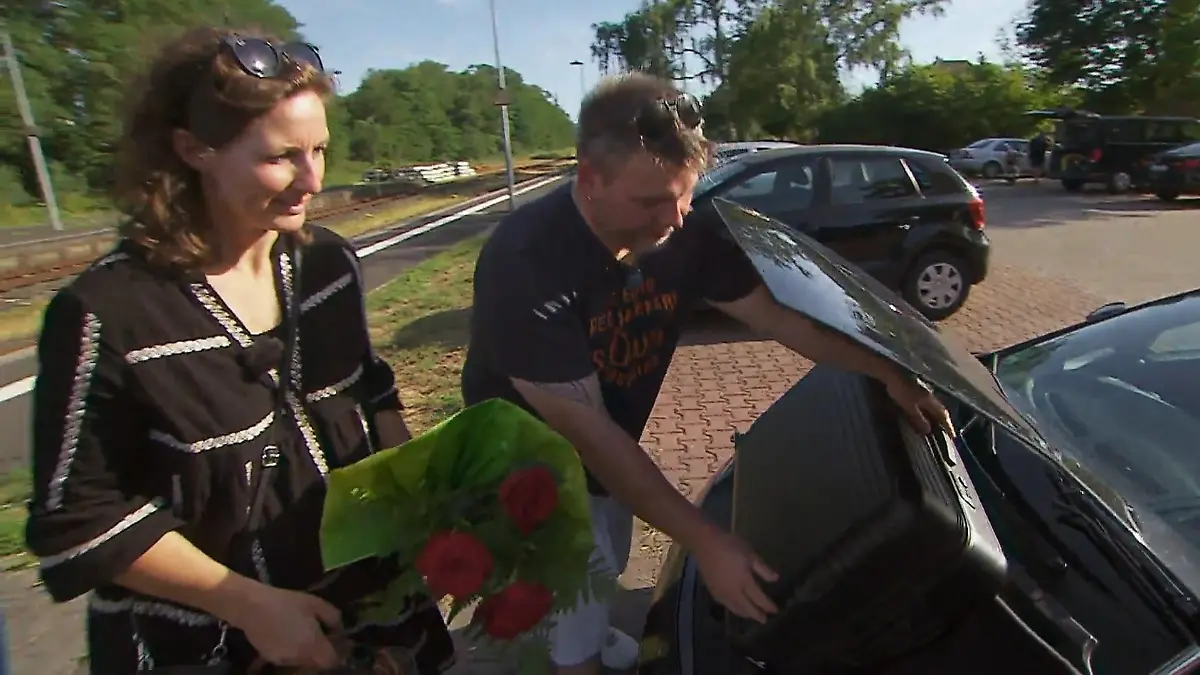 Kathrins Koffer und Bauer Steffens Lamborghini passen einfach nicht zusammen