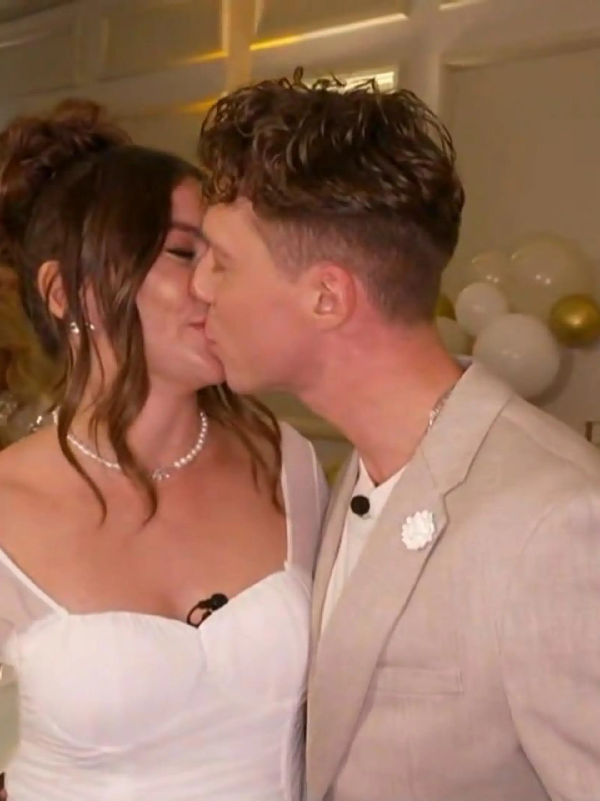 Bild zu: "Renata und Valentin Lusin bekommen ein ..."
