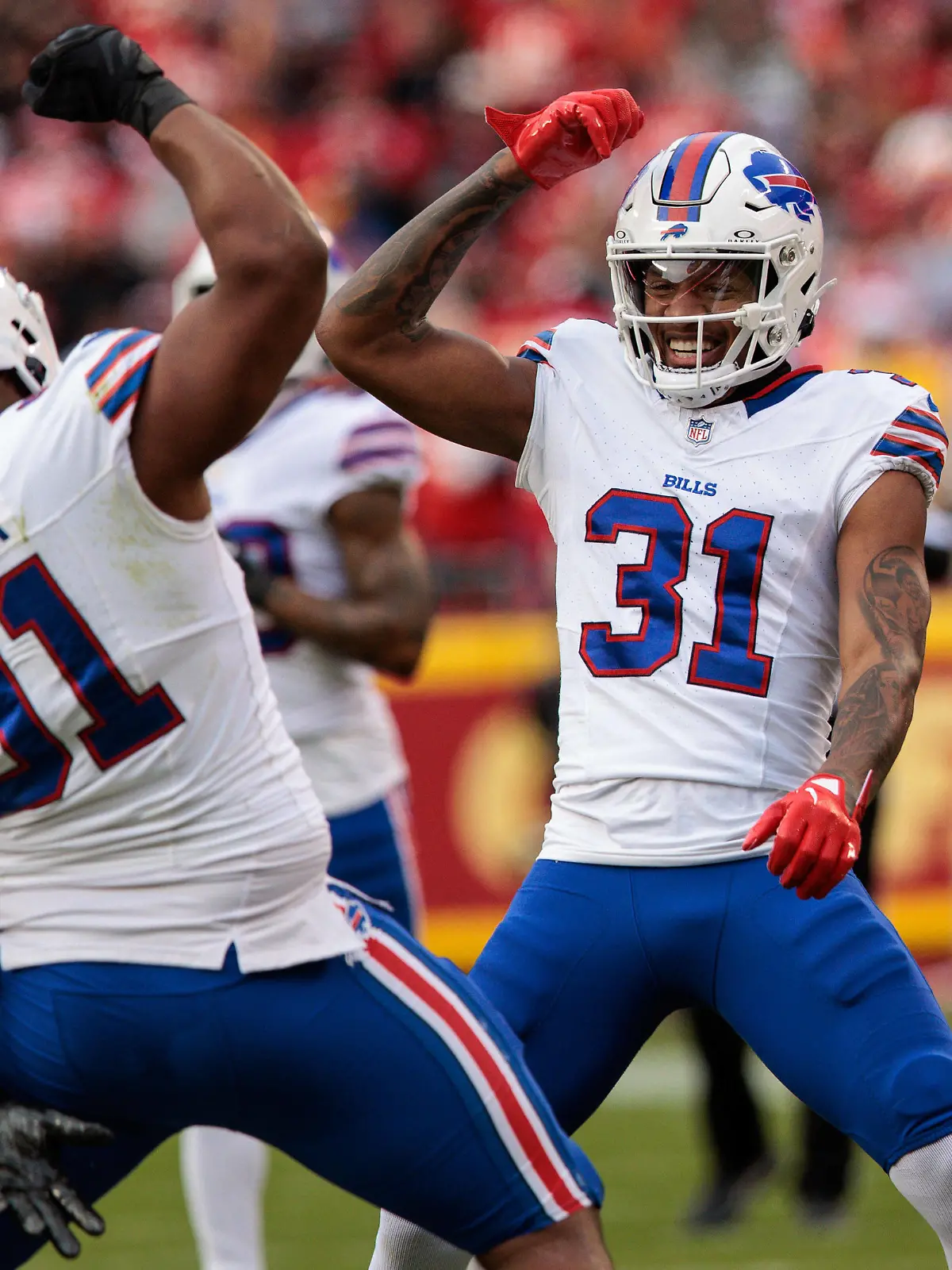 KANSAS CITY, MO - DECEMBER 10: Buffalo Bills defensive tackle Ed Oliver 91 and Buffalo Bills cornerback Rasul Douglas 31 celebrate after a play during the first half against the Kansas City Chiefs on December 10th at Arrowhead Stadium in Kansas City, Missouri. Photo by William Purnell/Icon Sportswire NFL, American Football Herren, USA DEC 10 Bills at Chiefs EDITORIAL USE ONLY Icon23120101086