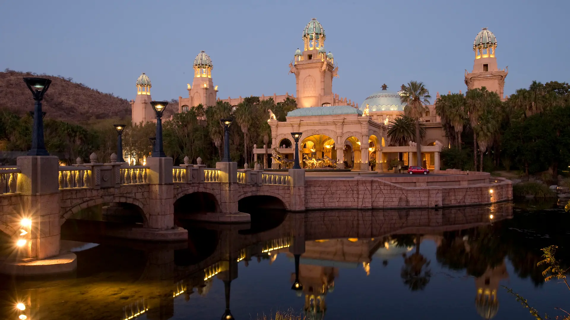 Sun City: Luxushotel "The Palace of the Lost City", Suedafrika