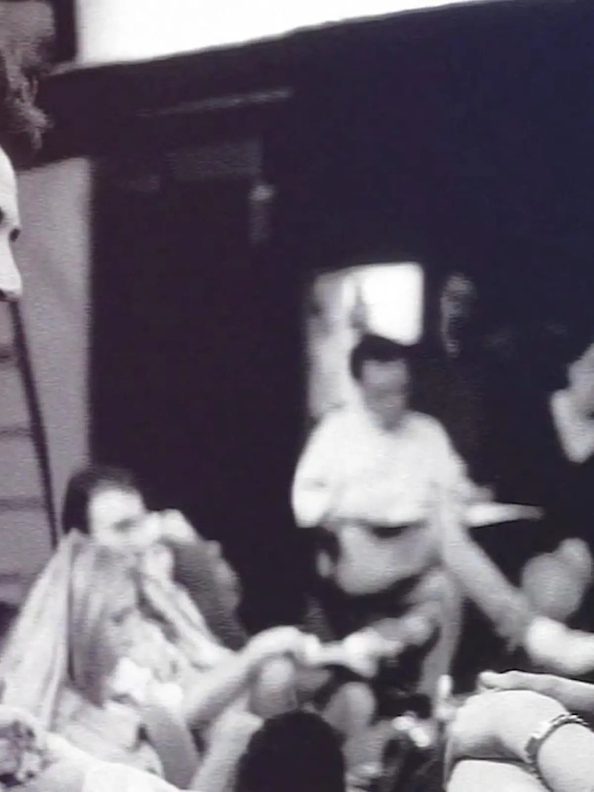 Bild zu: "Jennifer Aniston spricht über Matthew Perrys letzte Tage"