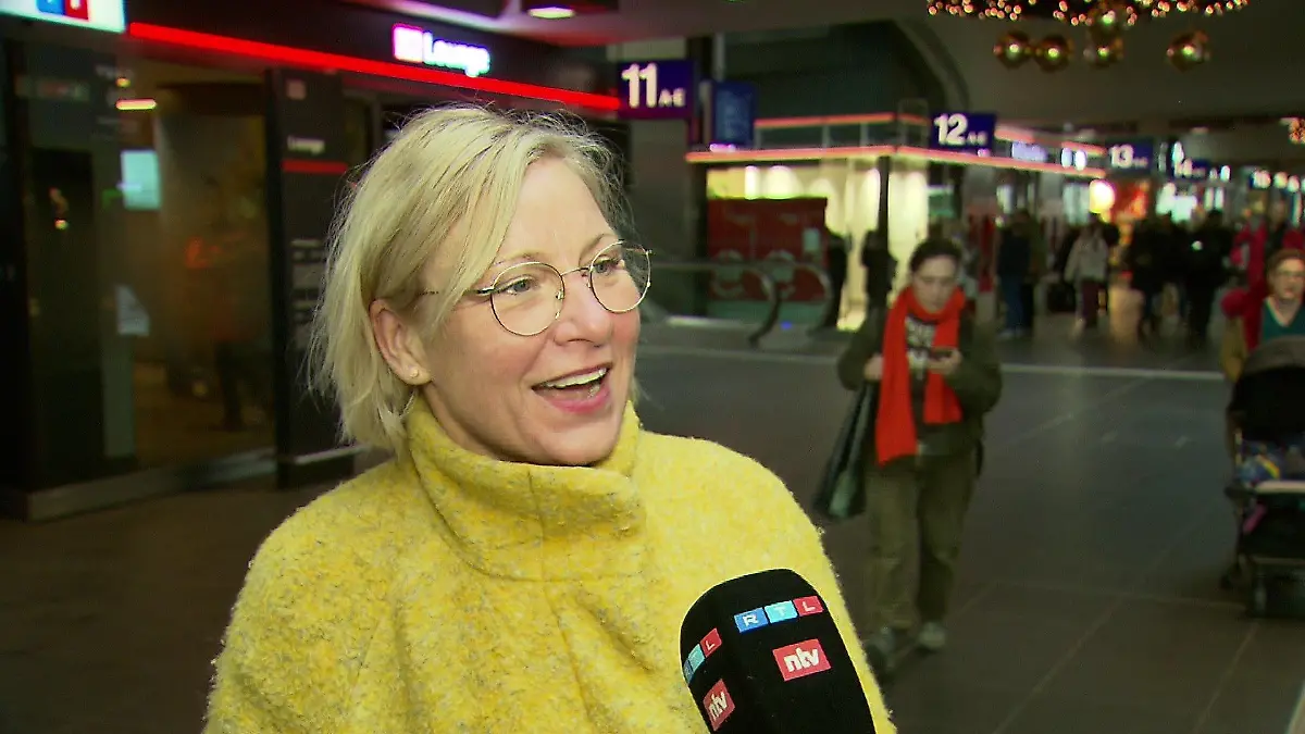 Cathrin bemängelt ein Ungleichgewicht zwischen Gehältern in der Chefetage und an der Basis.