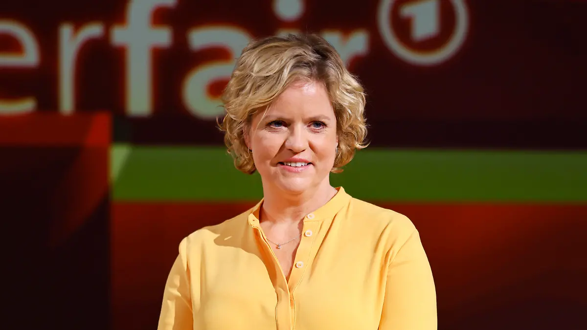 Fernsehjournalistin Brigitte Büscher zum letzten Mal in der ARD-Talkshow 'hart aber fair' in den WDR-Studios Köln. Köln, 11.12.2023