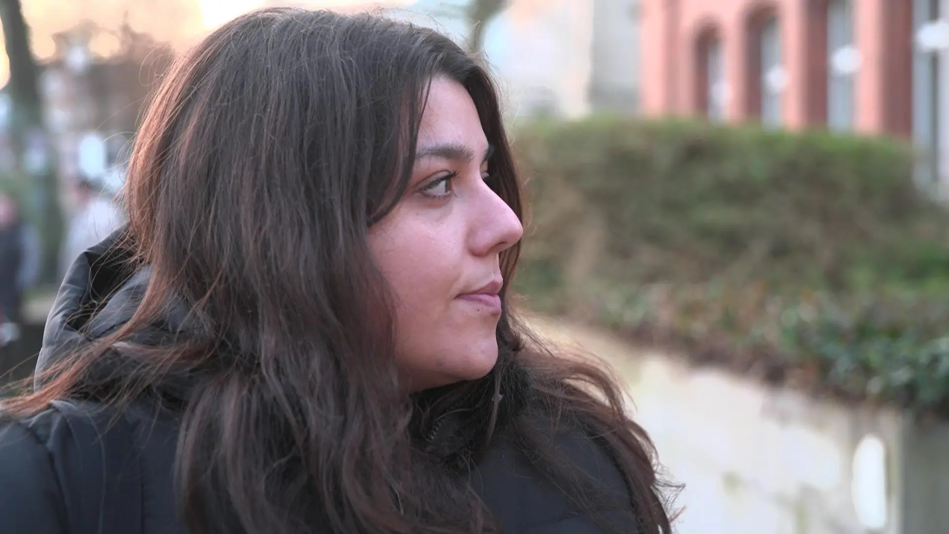 Emily ist seit dem Tod ihrer Freundin Andrea K. traumatisiert und macht eine Therapie.