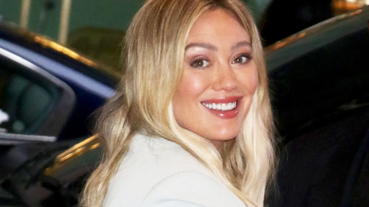NEW YORK - NY - NOVEMBER 7: Hilary Duff seen at CBS Mornings promoting her new book My Little Sweet Boy on November 07, 2023 in New York City. CAP/MPI/RW ?RW/MPI/Capital Pictures